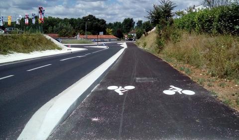 Piste cyclable à Merpins