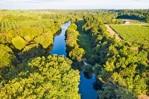 Stratégie-biodiversité-GrandCognac2025-Julia Hasse - Vue drone du fleuve